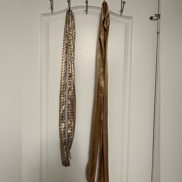 Gold coloured narrow scarves x 2 - Picture 1 of 5
